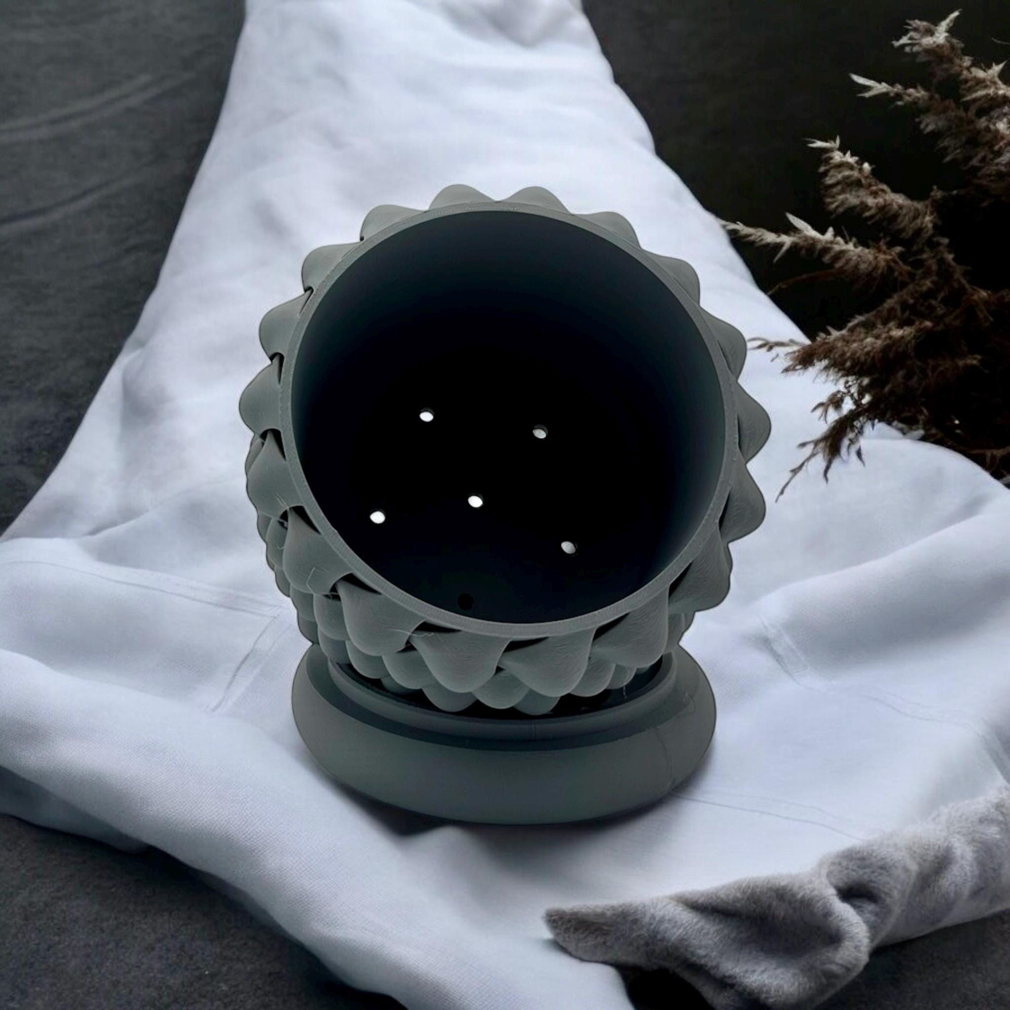 3D Printed GeoPetal Planter: Modern Plant Decor with Saucer - Pashmation