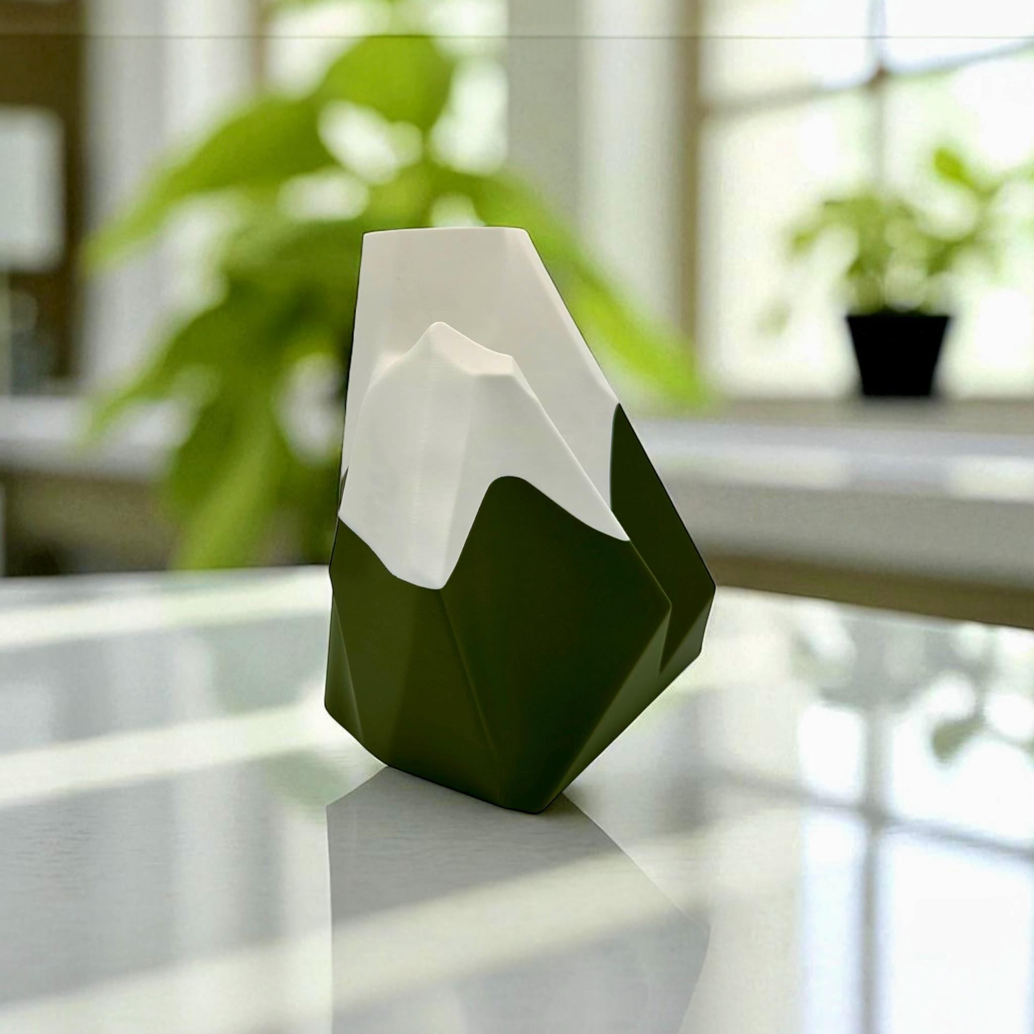 Everpeak Mountain Vase 3D Printed Snowy Peak Geometric Decor by Pashmation