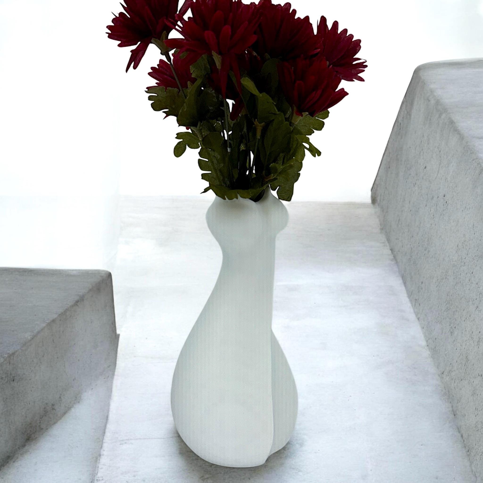 Female Body Muse Vase - Artistic Sculpture for Flowers, Modern Home Decor Gift - PashmationVases