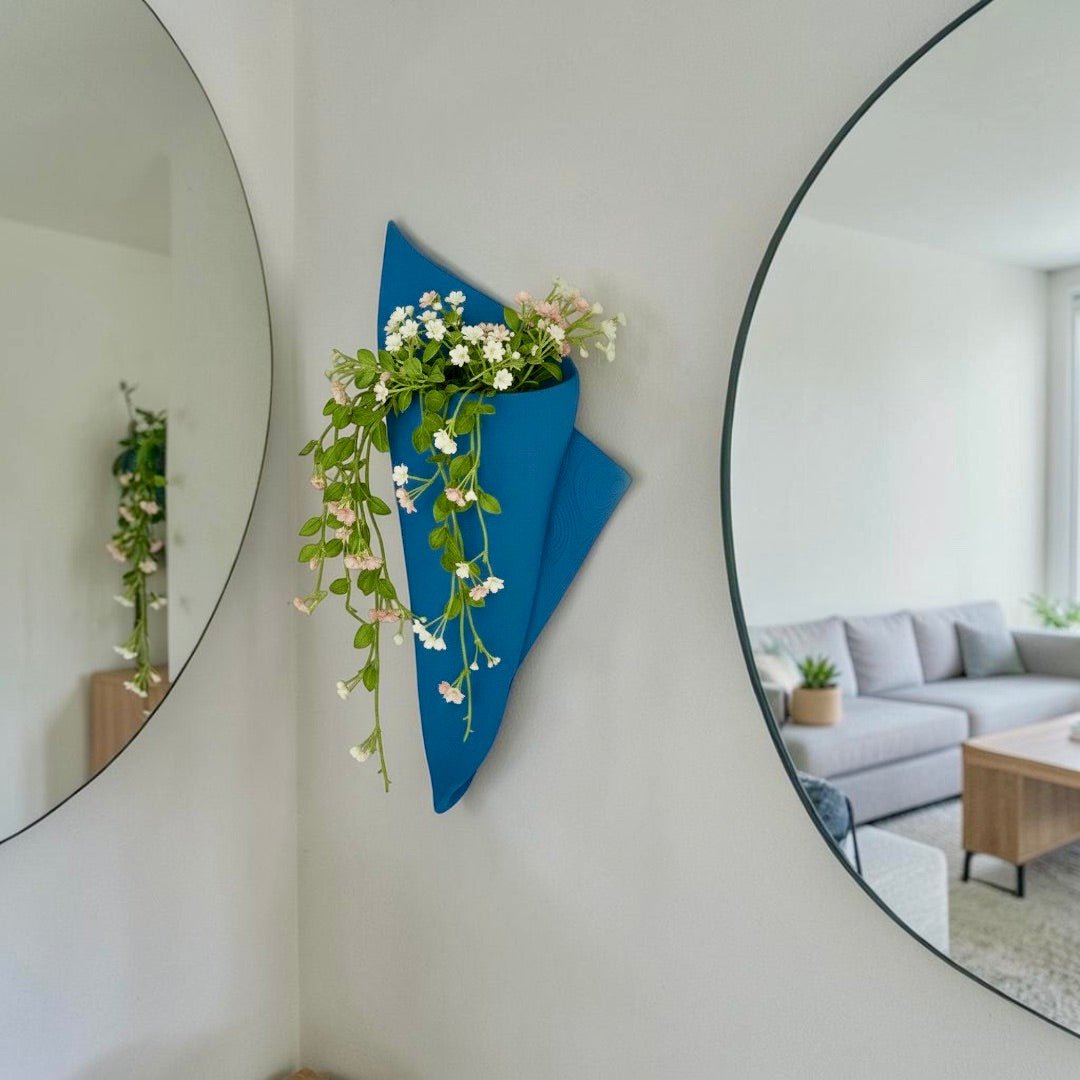 Green vertical wall planter displayed as modern wall decor by Pashmation