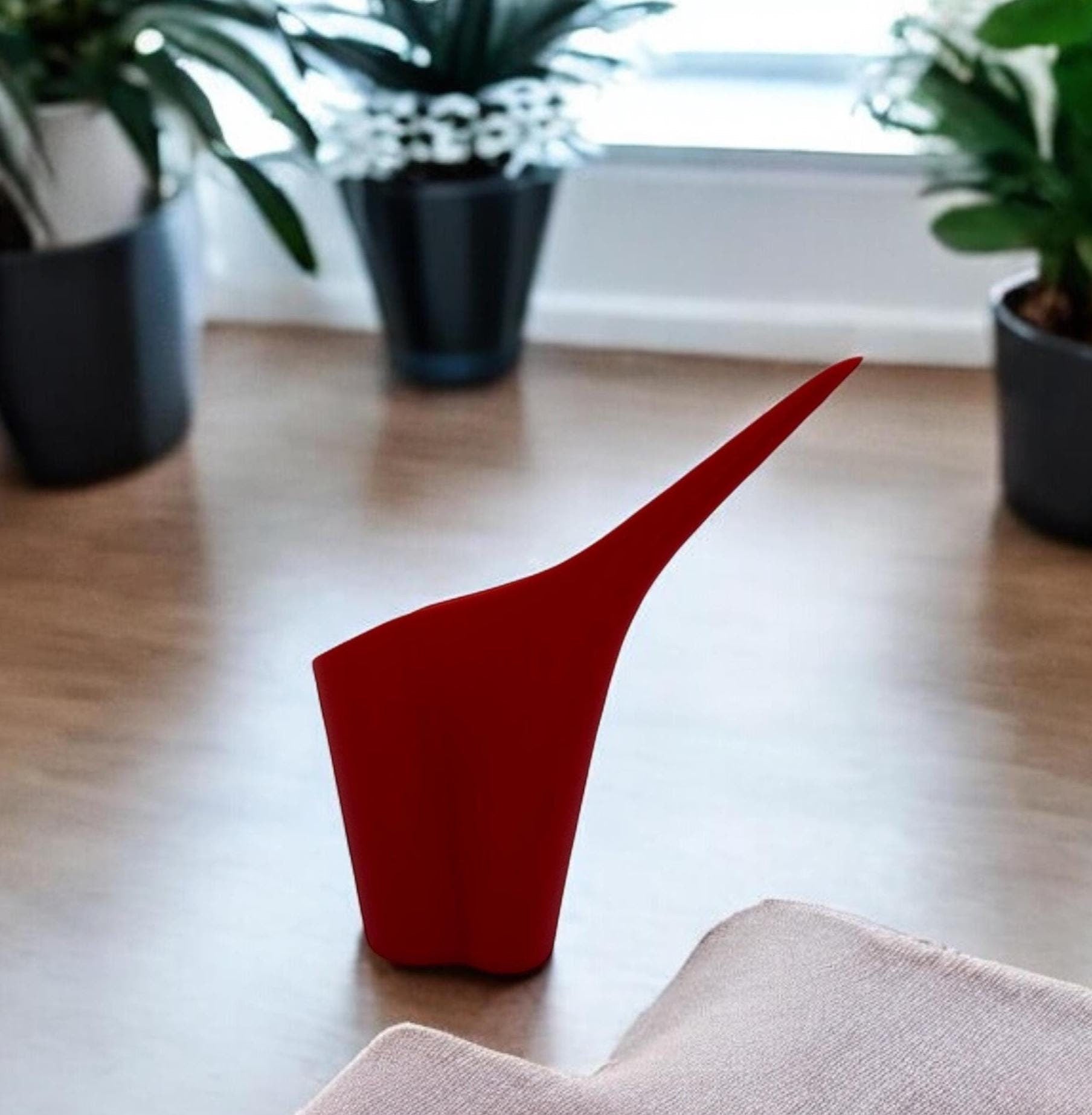 Long Spout Watering Can – compact 16oz precision indoor plant can