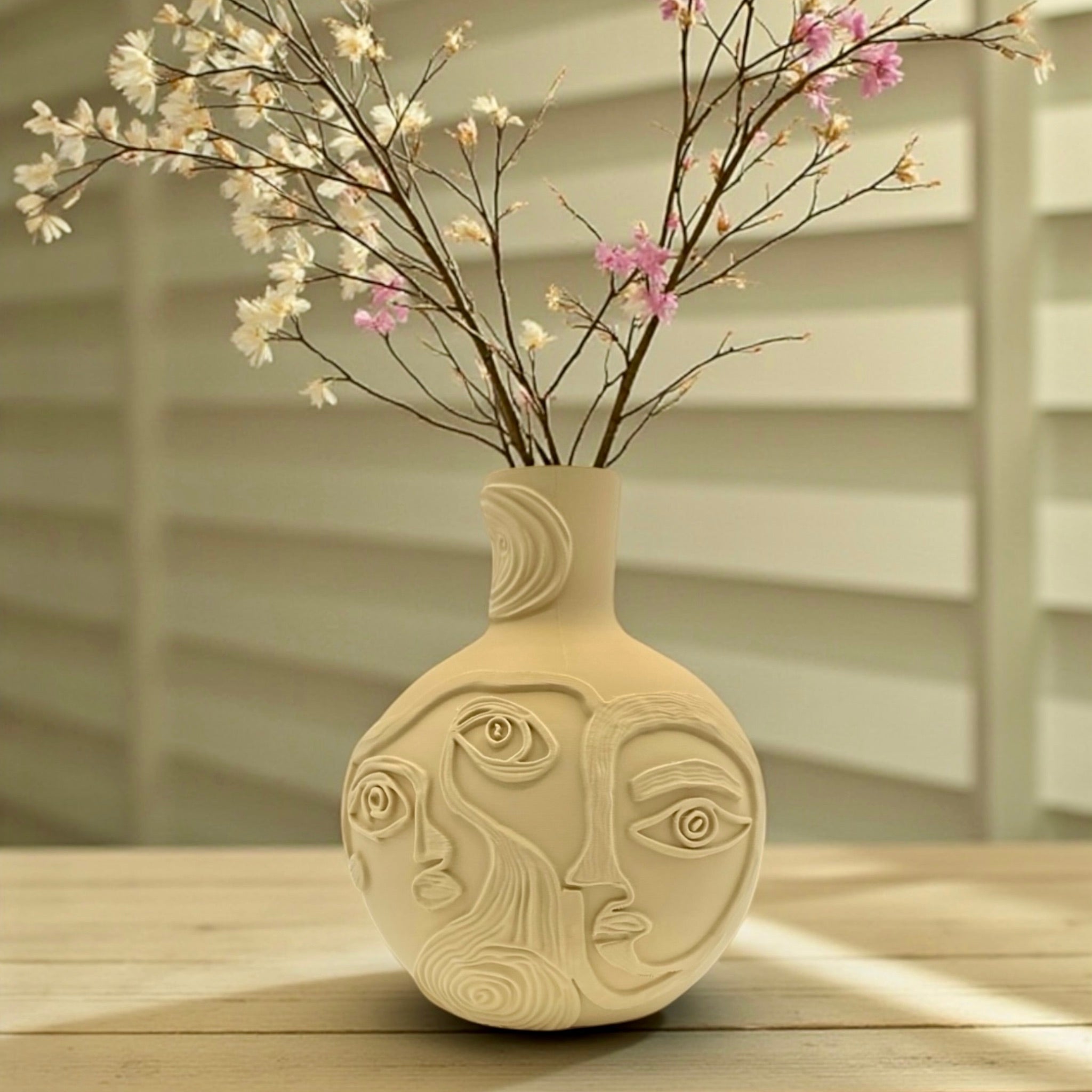 Picasso’s Faces Inspired Flower Vase for Art Lovers - PashmationVases