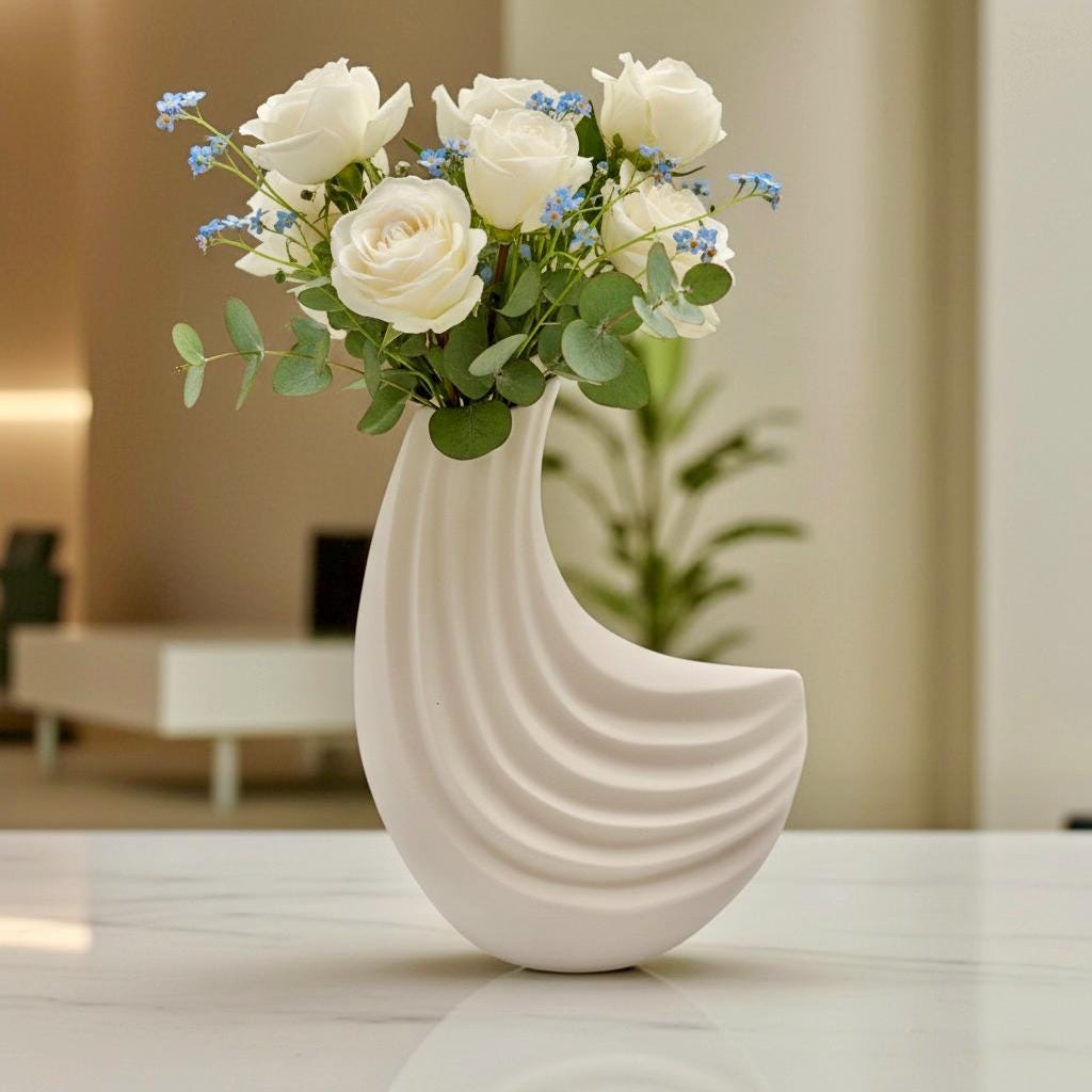Black Swan Vase – 9.5" Modern Elegant Gift Sculpture - PashmationVases