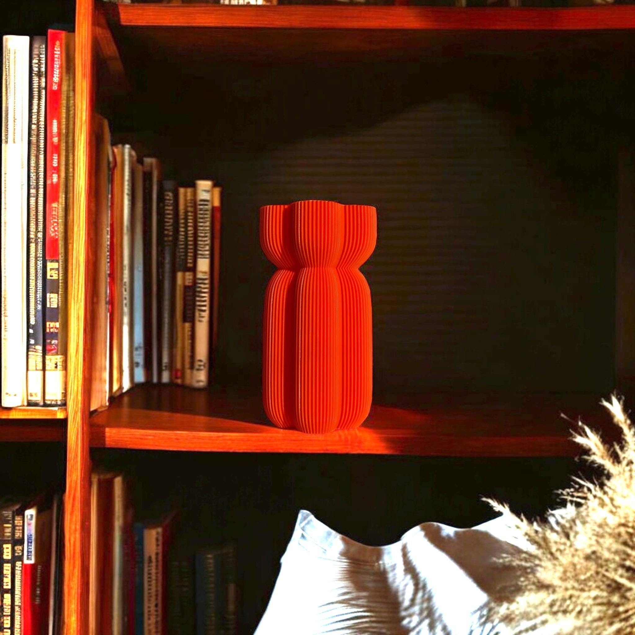 Bold Ribbed Caribe Vase | Modern Polymer Geometric Home Decor Contemporary Minimalist Centerpiece - Pashmation