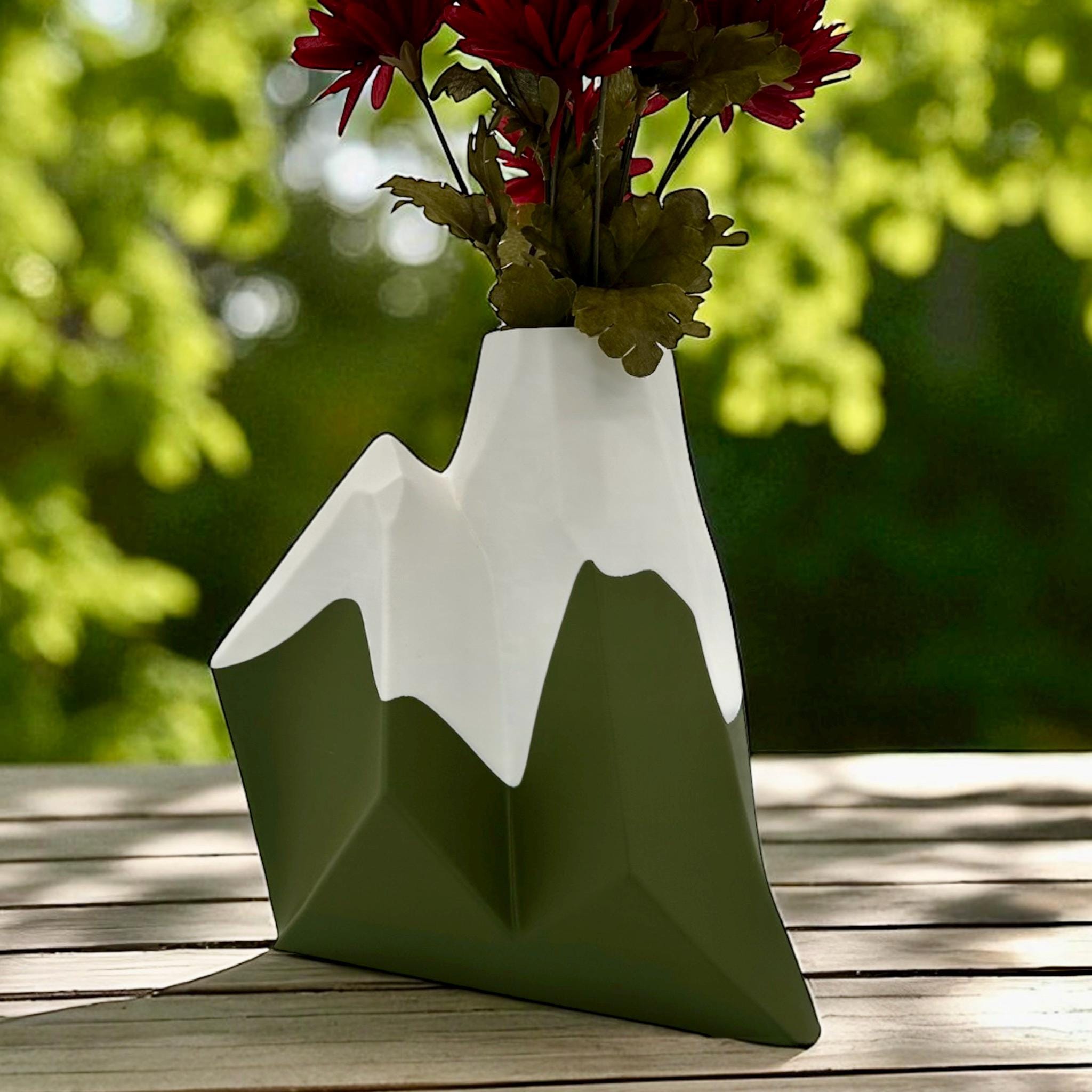 Everpeak Mountain Vase 3D Printed Snowy Peak Geometric Decor by Pashmation