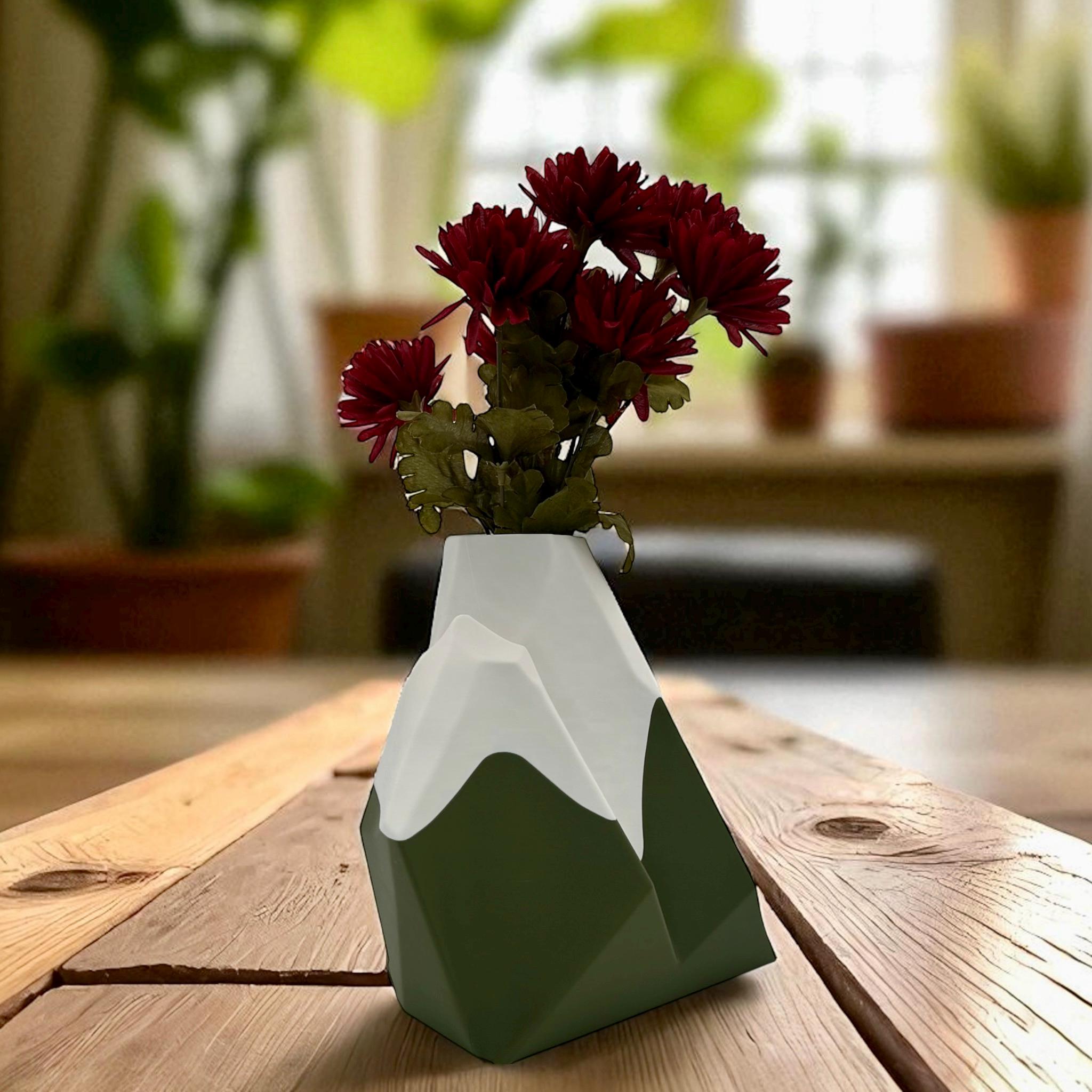 Everpeak Mountain Vase 3D Printed Snowy Peak Geometric Decor by Pashmation