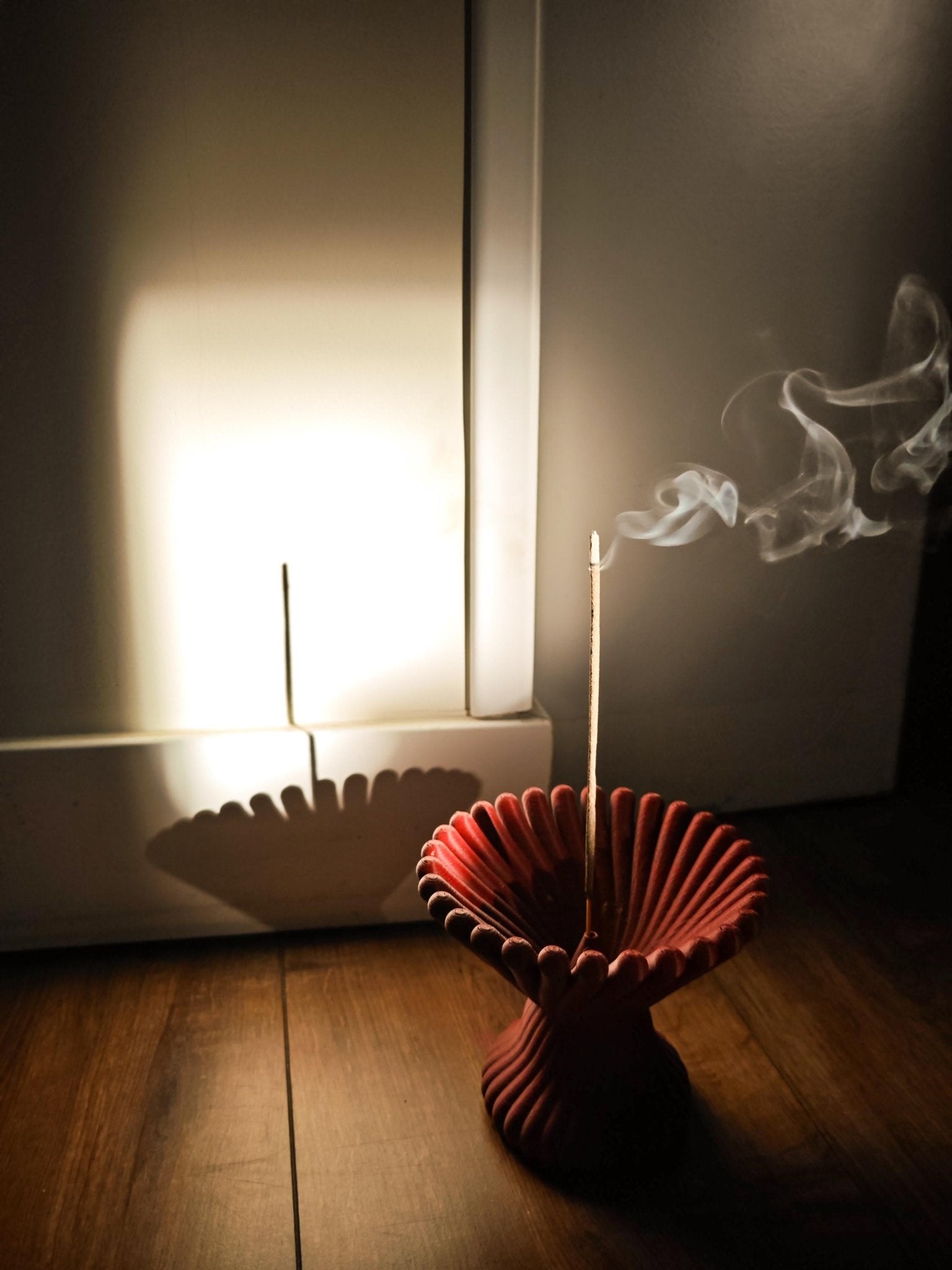 Pleated Lotus Flame Incense Holder | Zen Meditation Decor Aromatherapy Burner with Ash Catcher Tray - PashmationIncense
