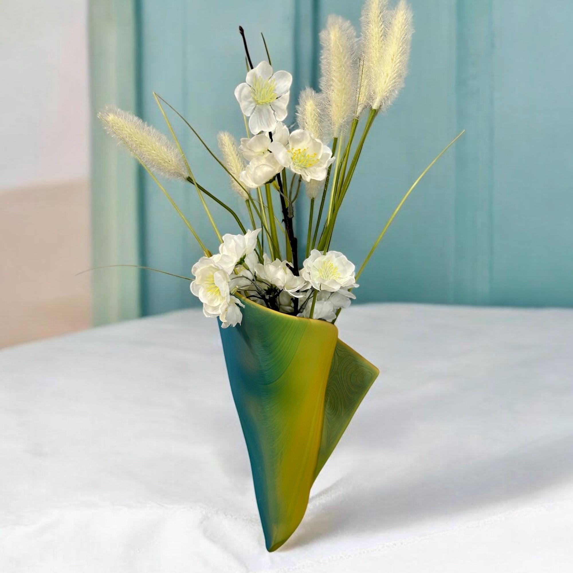 Sunbeam Filament Wall Planter Vase | Napkin - Shaped Vertical Garden Pot - PashmationVases