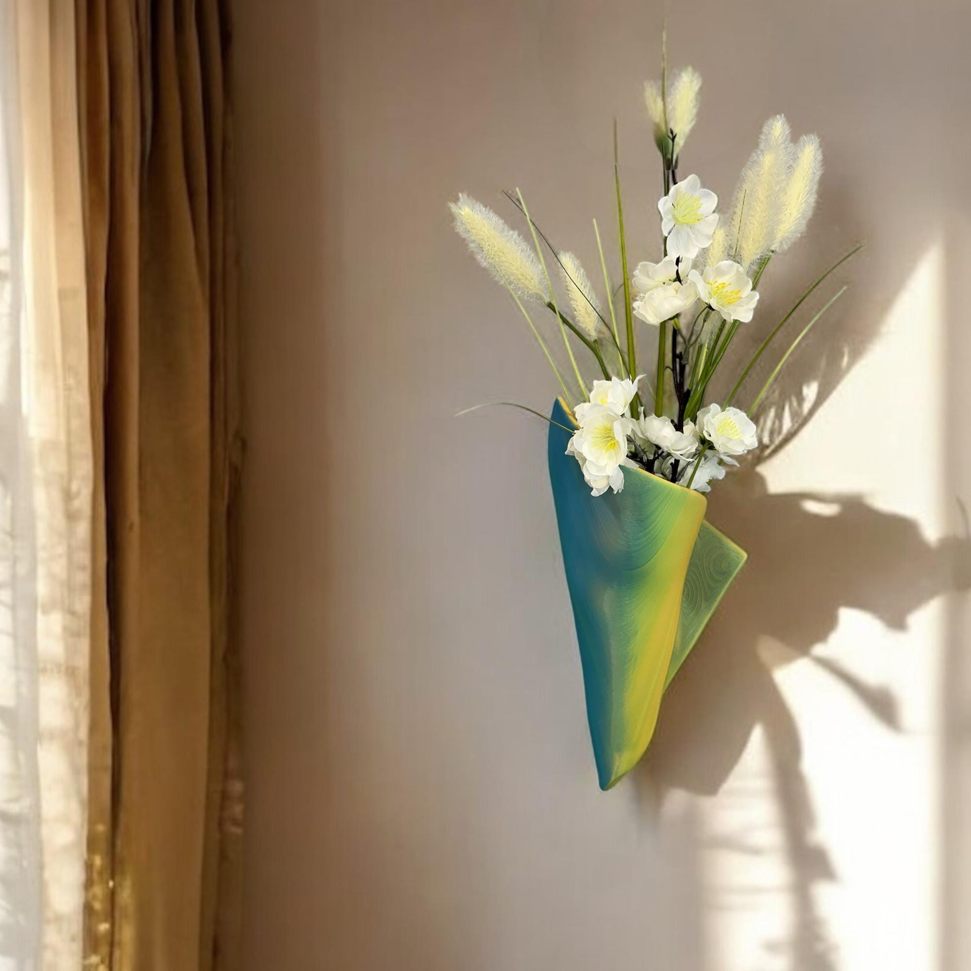Sunbeam Filament Wall Planter Vase | Napkin - Shaped Vertical Garden Pot - PashmationVases